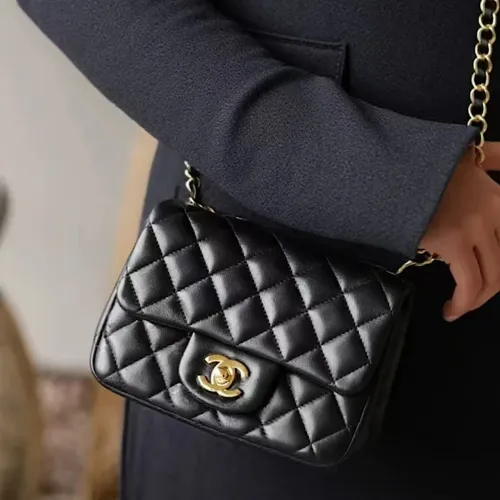 Bolsa italiana mini Chanel couro legítimo preto básico clássico 
