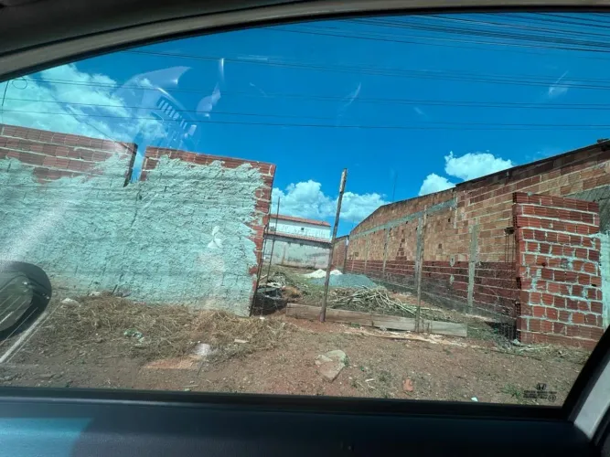 Lote murado 