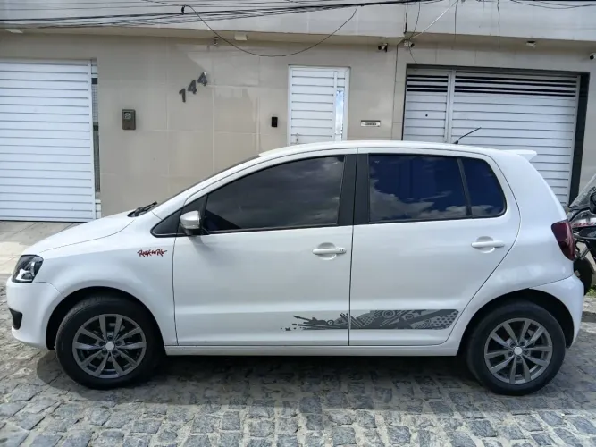 Volkswagen Fox Rock IN RIO 1.6 MI Total Flex 8V 5P 2014