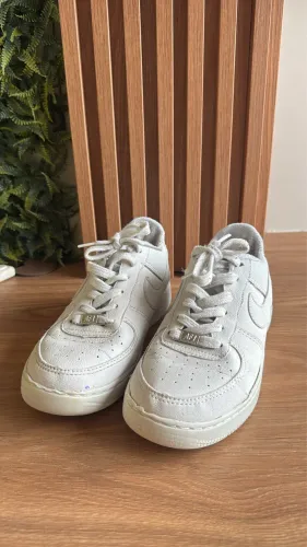 Tênis Nike Air Force 1 - TAM 35