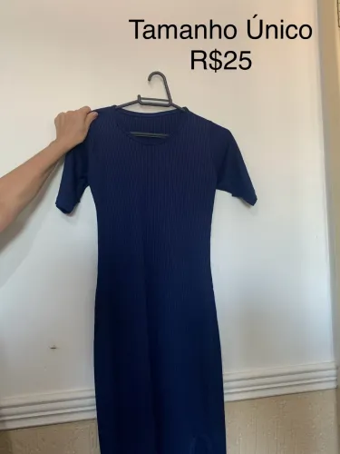 vestido colado midi