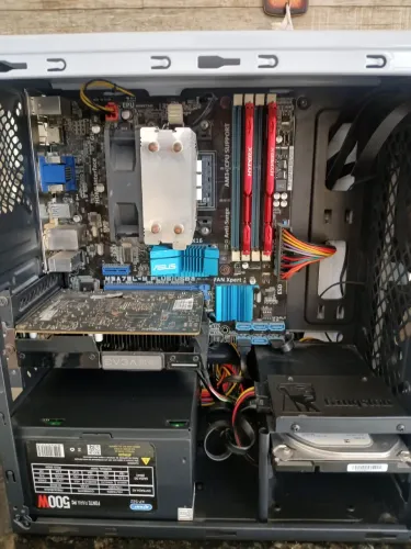 PC para trabalho/jogos mais leves