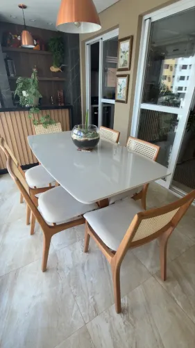 Jogo mesa + 6 cadeiras 