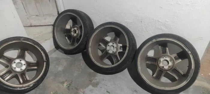 Roda 20 c avarias e pneus bons 