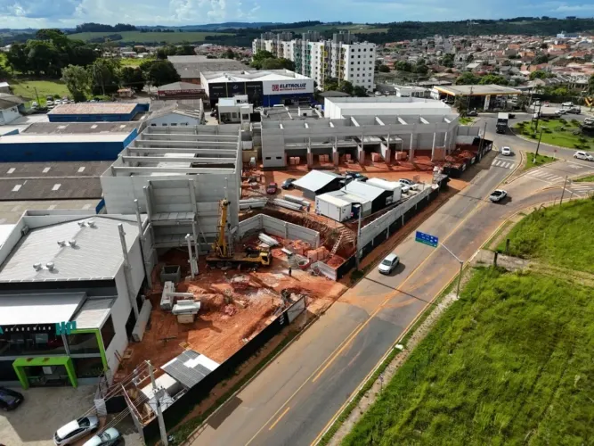 SALA COMERCIAL PARA LOCAÇÃO NO CONTORNO