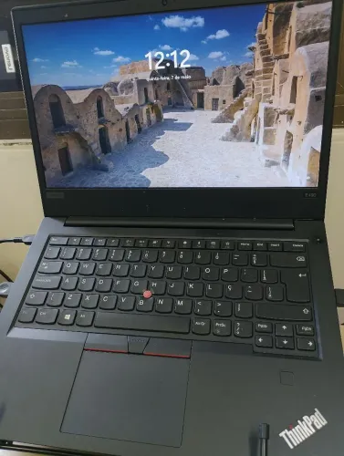 Notebook Lenovo E490