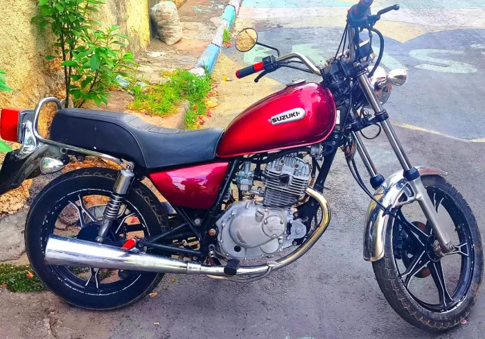 Suzuki Intruder 125cc - Moto Custom