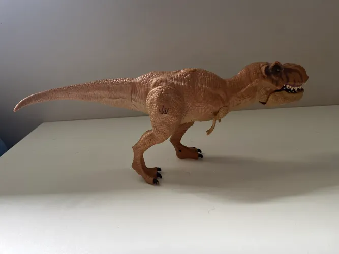 Tiranossauro Jurassic World (2015) 