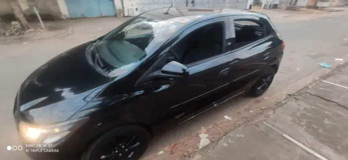 Chevrolet Onix Hatch LTZ 1.4 8V Flex Power Mec. 4P 2013
