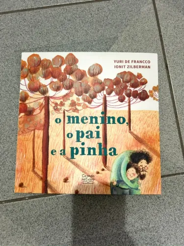 Livro O menino, o pai e a pinha