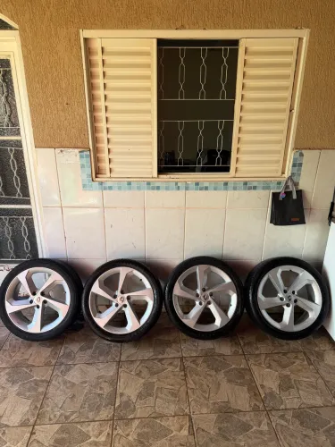 Rodas aro 18 volkano com pneus