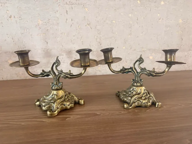 Par de castiçais em bronze