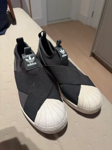 Vendo tênis adidas super star 
