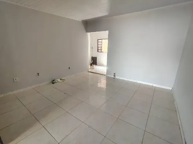 Vendo Casa na Vila de Fátima, entrada de Planaltina, ,atrás do POTIGUAR. Lt 300 mts, sl, 3