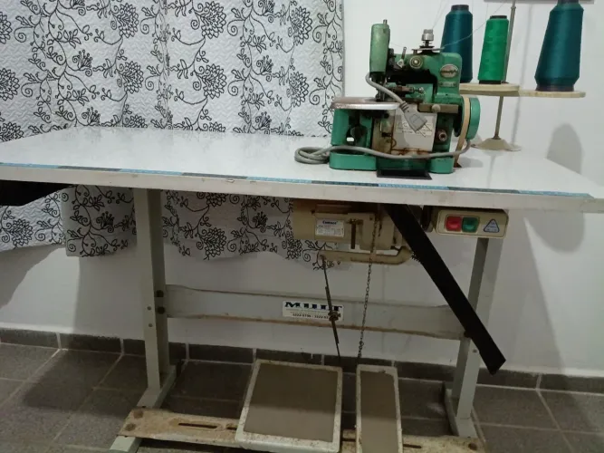 Vendo overlock com motozão