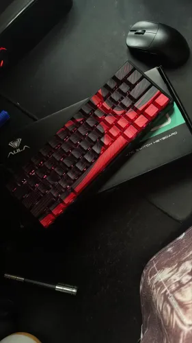 Teclado magnético aula 60he max usado