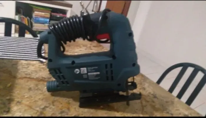 Vendo Serra tico-tico Bosch, 500w 110V.