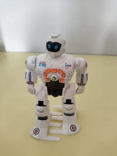 Robô Zig Educativo Polibrinq com Controle Remoto - Usado