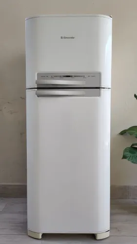 Geladeira Electrolux Frost Free 402L em ótimo estado!