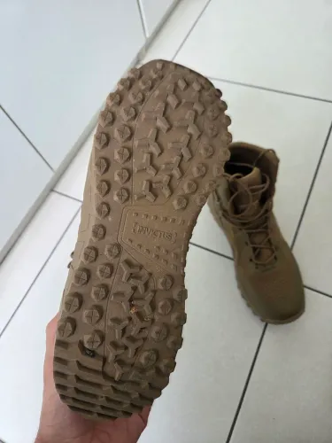 Bota Invictus Arion 2.0