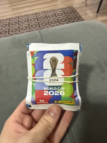 25 pacotes de figurinha