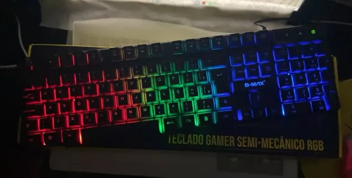 Teclado Gamer Semi Mecânico B-Max