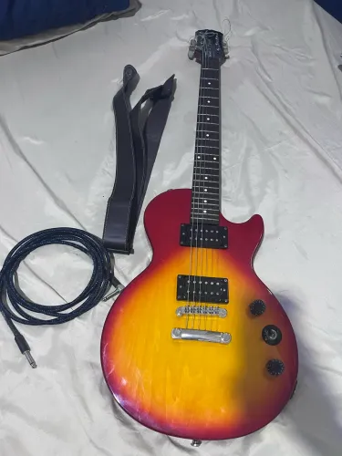 Vendo guitarra semi nova