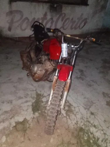 Moto para rodar em trilhas ou fazenda