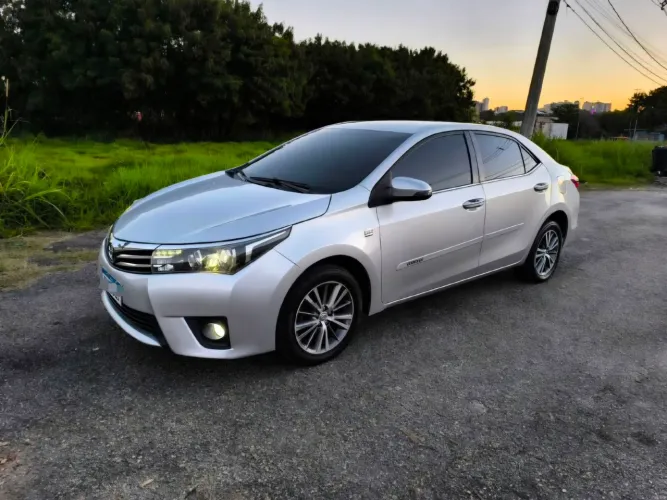 Toyota Corolla Altis 2.0 Flex 16V Aut. 2015