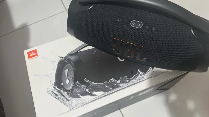 Bombox 3 zerada com nota fiscal e caixa original