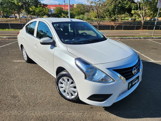 Nissan Versa 1.0 12V Flexstart 4P Mec. 2020
