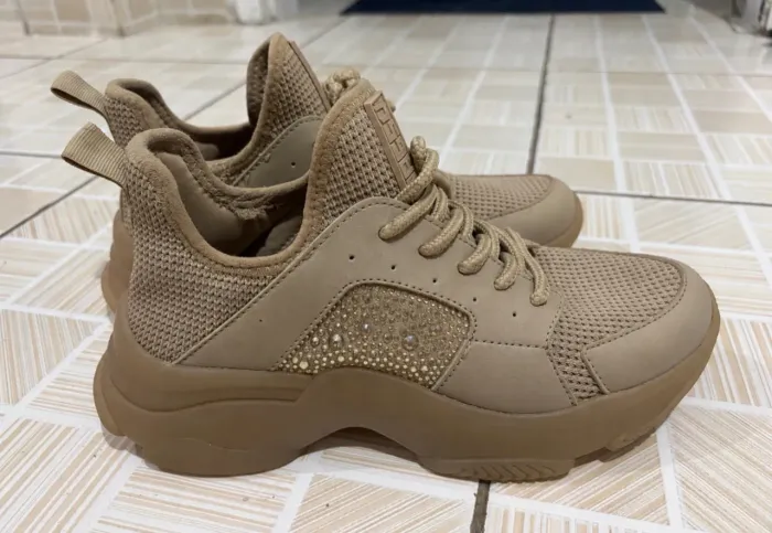 Tênis Steve Madden Feminino Bege usado apenas uma vez