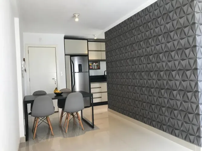 Lindo apartamento mobiliado com 2 quartos e sacada com churrasqueira