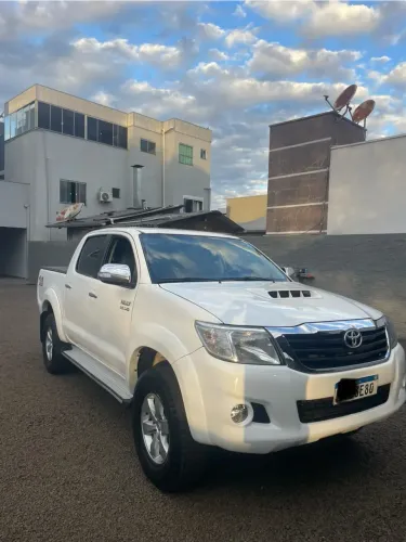 Toyota Hilux CD SR D4-d 4X4 3.0 TDI Dies Aut. 2015