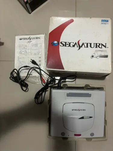 Sega Saturno branco completo na caixa com manuais