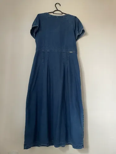 Vestido longo jeans com botões