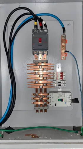 Quadro elétrico trifasico