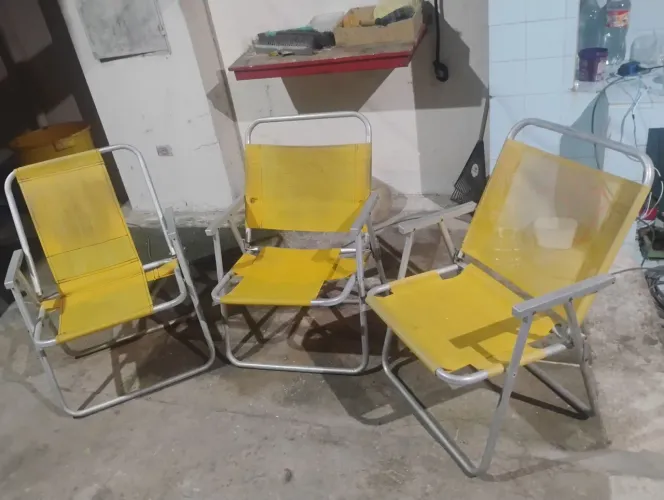 Cadeiras de praia usadas