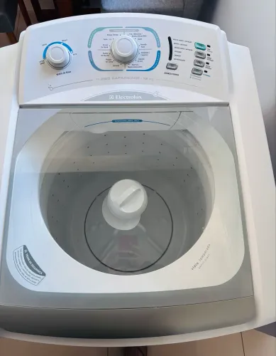 Máquina de Lavar Electrolux 12kg LTE12 - 220V em excelente estado