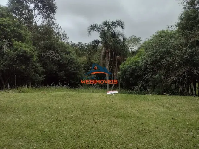 Terreno em Condomínio de Luxo no Carmo (Canguera), São Roque-SP - 1.260m² de Puro Encanto!