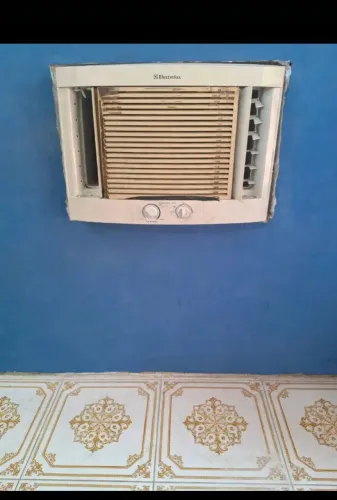 Vendo este ar-condicionado 220vts 7500btus conservado não troco