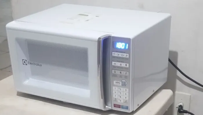 Microondas Electrolux 27L