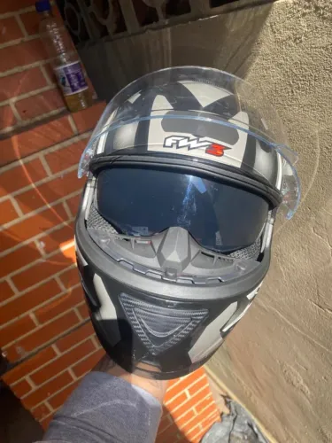 Capacete Fw3, TAM60, EXTREMAMENTE NOVO NUNCA USADO TAM60