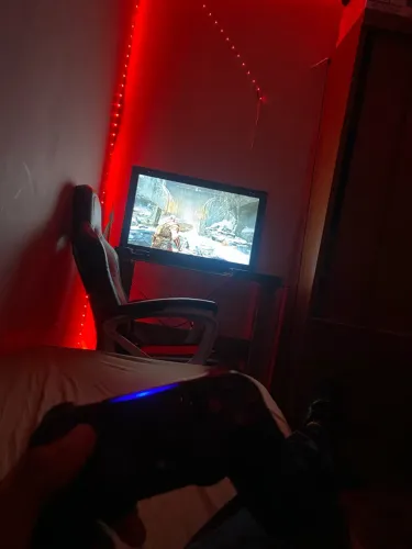 Ps4 completo, com 4 jogos e 1 manete