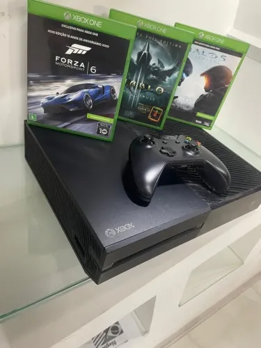 XBox One com 3 Jogos e 2 Manetes