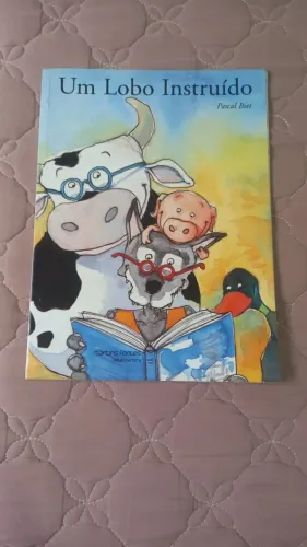 Livro Um Lobo Instruído seminovo.