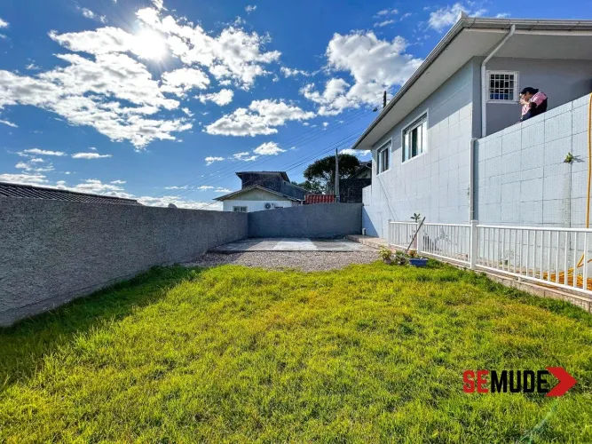 Casa a venda no bairro Costeira do Pirajubaé