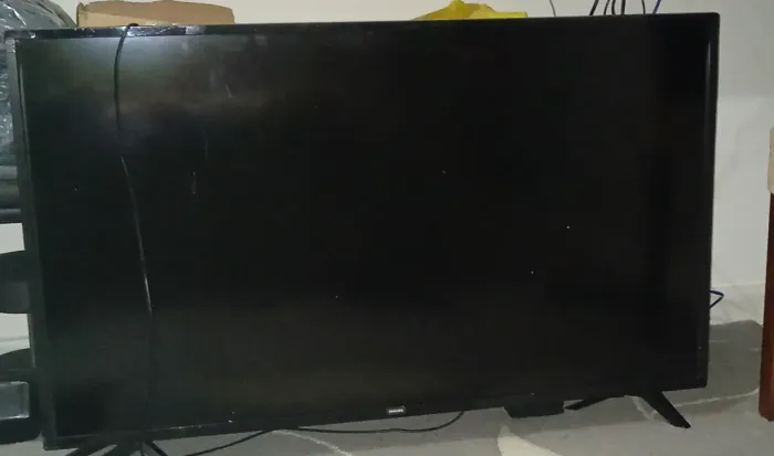 Televisão para retirar peças