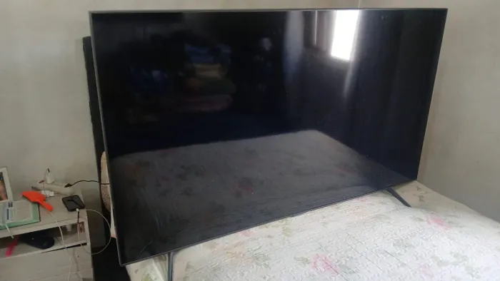 TV Samsung 65 polegadas QUEBRADA