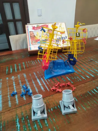 Brinquedo antigo Piratas Voadores.